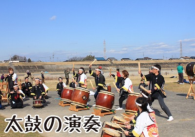 太鼓の演奏.jpg